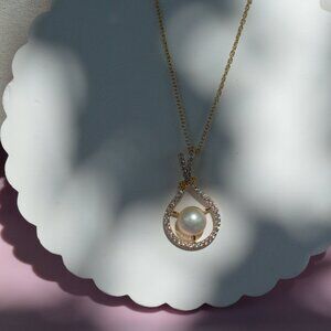 White Pearl Pendant Necklace – 16–18" Gold Chain - Natural Freshwater Pearl